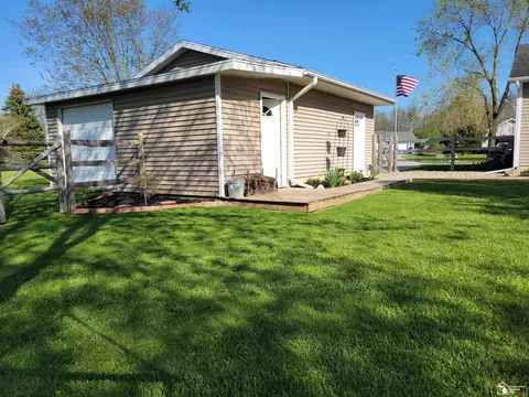 Exterior - 1826 Oak Leaf, Adrian, MI 49221 photo 11 of 12