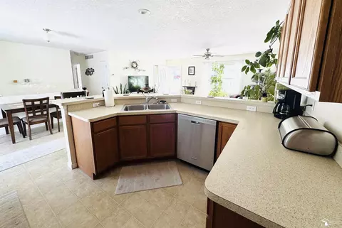 Kitchen - 1826 Oak Leaf, Adrian, MI 49221 photo 3 of 6