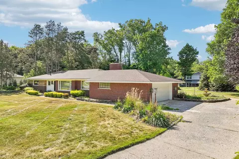 24700 N Cromwell, Franklin, MI 48025