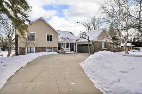 631 Drahner, Oxford, MI 48371