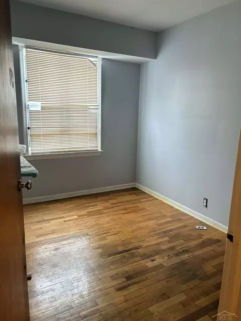 Bedroom - 4807 Birchcrest, Flint, MI 48504 photo 1 of 3