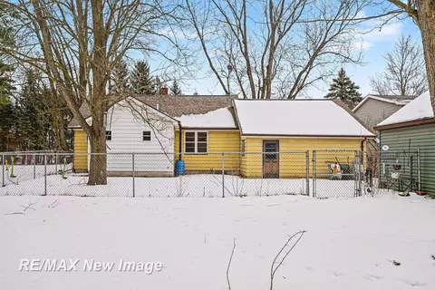 Exterior - 540 S Hemlock, Hemlock, MI 48626 photo 3 of 6