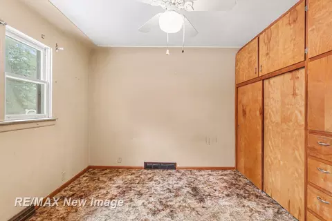 Bedroom - 540 S Hemlock, Hemlock, MI 48626 photo 1 of 6