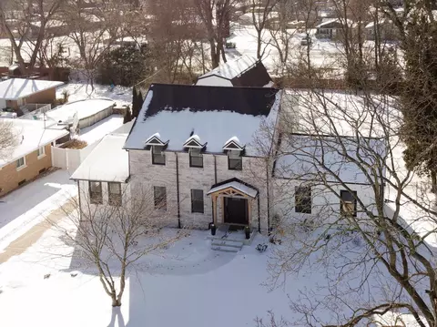79 Davis, Saginaw, MI 48602