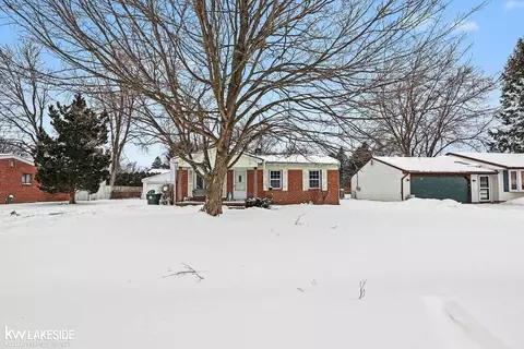 3272 Grafton, Lake Orion, MI 48359