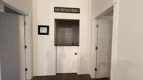 Entry Way - 810 E Arnold Lk, Harrison, MI 48625 photo 5 of 5