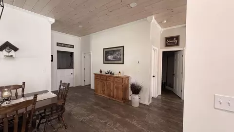 Entry Way - 810 E Arnold Lk, Harrison, MI 48625 photo 2 of 5