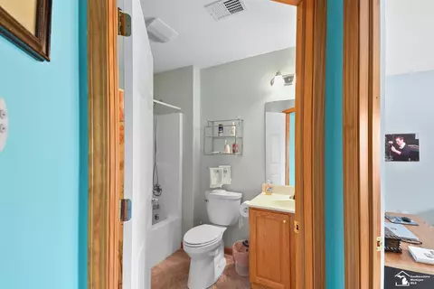 2416 Sutton, Temperance, MI 48182 photo 22