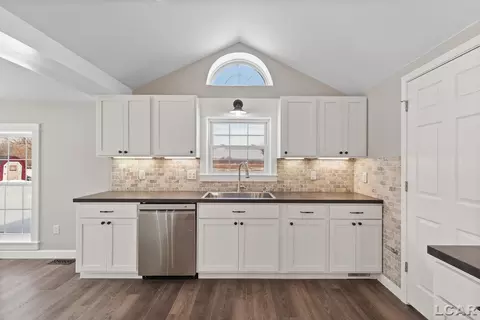 Kitchen - 4730 Munger, Tipton, MI 49287 photo 3 of 4