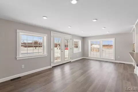 Living - 4730 Munger, Tipton, MI 49287 photo 2 of 4