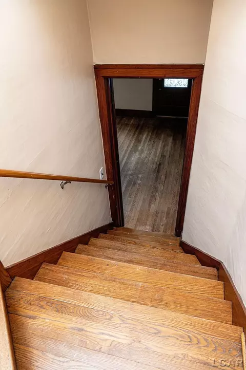 Entry Way - 169 Park, Adrian, MI 49221 photo 4 of 7