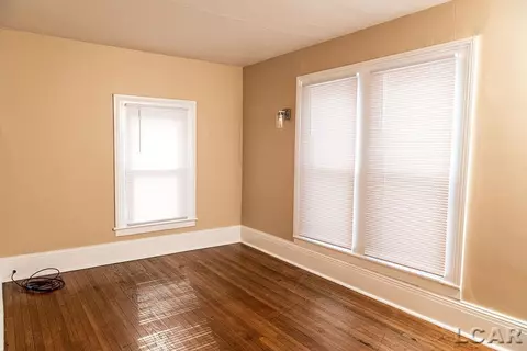 Living - 169 Park, Adrian, MI 49221 photo 4 of 4