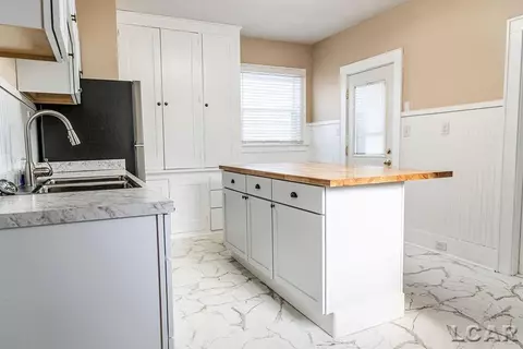 Kitchen - 169 Park, Adrian, MI 49221 photo 2 of 9