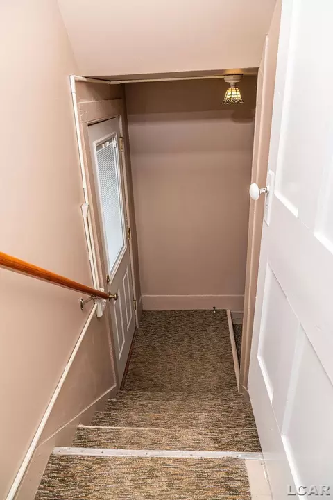 Entry Way - 169 Park, Adrian, MI 49221 photo 7 of 7