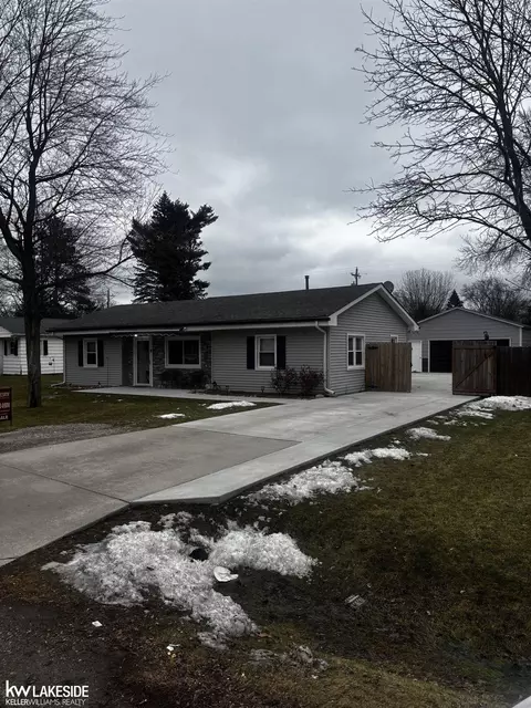 85 Saint James, Marysville, MI 48040