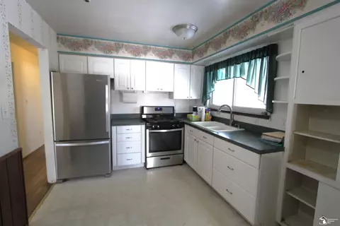 Kitchen - 511 John Rolfe, Monroe, MI 48162 photo 1 of 1