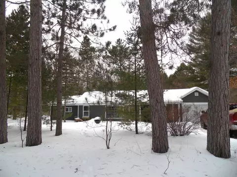9251 N Roscommon, Roscommon, MI 48653