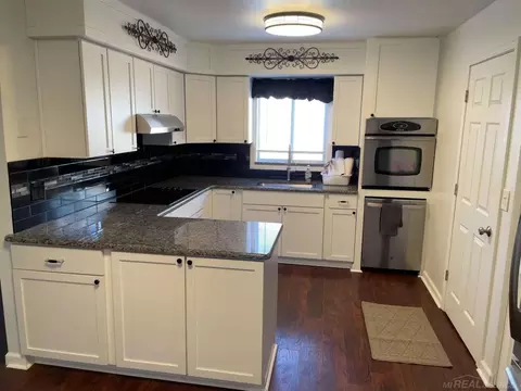 Kitchen - 26405 Eureka, Warren, MI 48091 photo 2 of 4