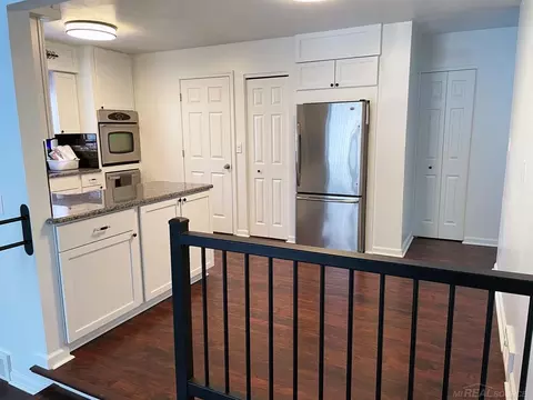 Kitchen - 26405 Eureka, Warren, MI 48091 photo 4 of 4