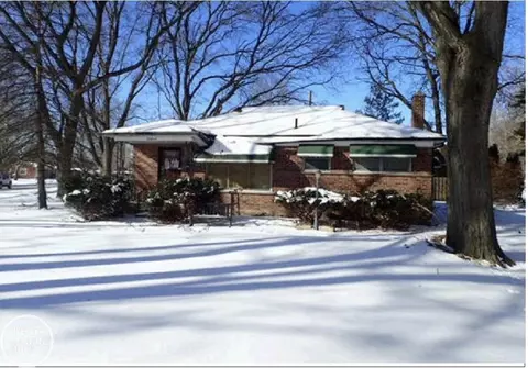 22642 Edgewood, Saint Clair Shores, MI 48080