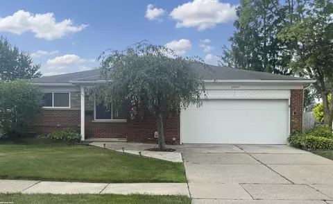 20900 Bayside, Saint Clair Shores, MI 48081