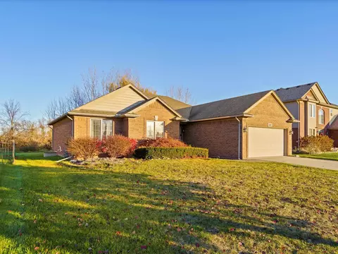 52802 Delena, Macomb, MI 48042 photo 5