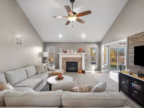 52802 Delena, Macomb, MI 48042 photo 13