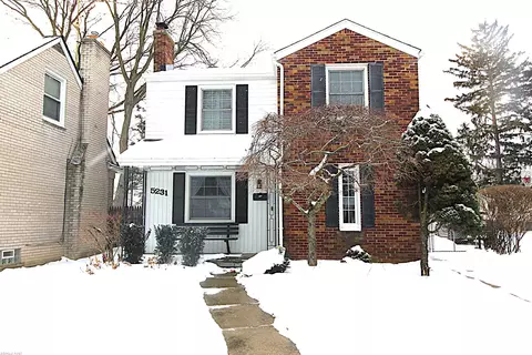 5231 Lannoo, Grosse Pointe, MI 48236