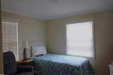 Bedroom - 5231 Lannoo, Grosse Pointe, MI 48236 photo 2 of 2