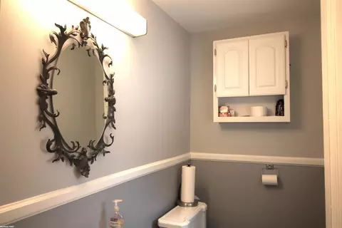 Bath - 5231 Lannoo, Grosse Pointe, MI 48236 photo 1 of 3