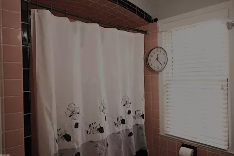 Bath - 5231 Lannoo, Grosse Pointe, MI 48236 photo 3 of 3