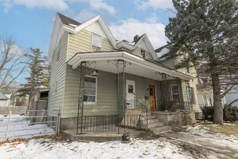 1613 Brodway, Bay City, MI 48708