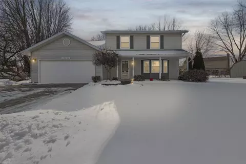 35652 Burton, New Baltimore, MI 48047