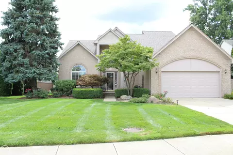 19804 Woodview, Clinton Township, MI 48038