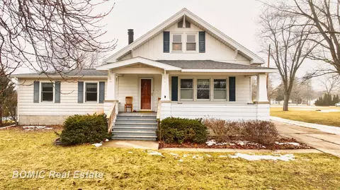 906 Mulholland, Bay City, MI 48708