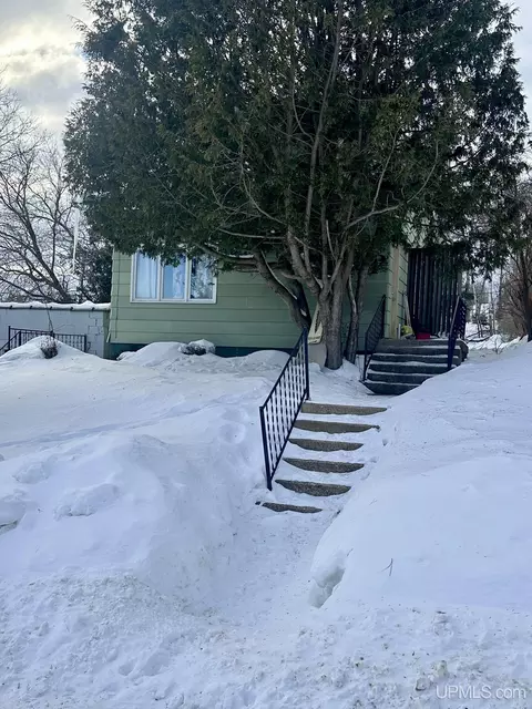1019 N Eighth, Iron River, MI 49935