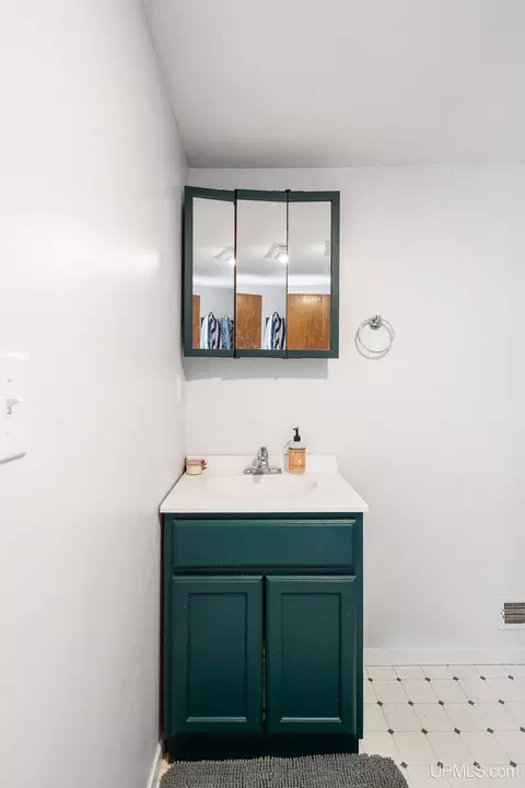 Bath - 125 Helen, Ishpeming, MI 49849 photo 2 of 3