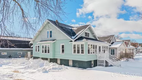 1103 Minnesota, Gladstone, MI 49837