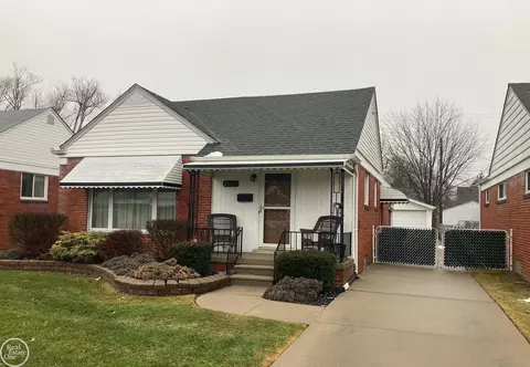 23051 Saxony, Eastpointe, MI 48021