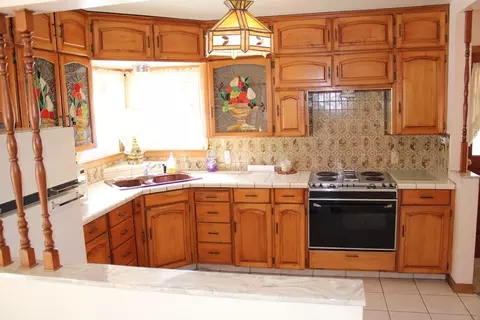 Kitchen - 287 E Oak, Harrison, MI 48625 photo 1 of 2