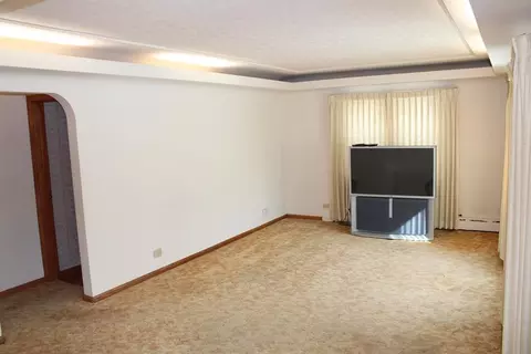 Living - 287 E Oak, Harrison, MI 48625 photo 4 of 6
