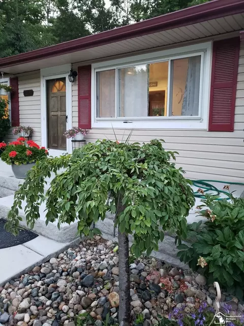 33790 Steadman, New Boston, MI 48164
