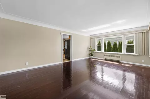 Living - 114 Interlochen, Algonac, MI 48001 photo 2 of 3