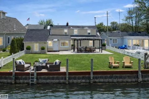 114 Interlochen, Algonac, MI 48001