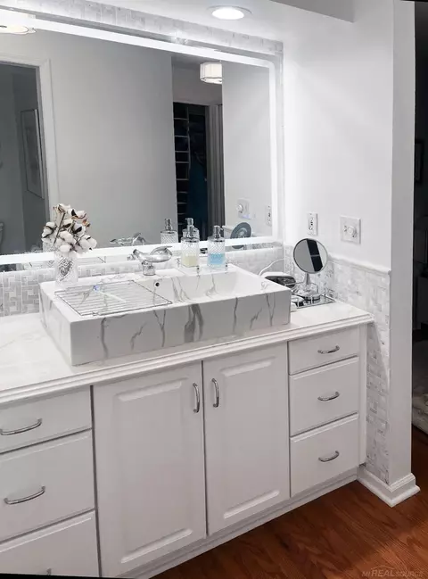 1750 Vernier # 10, Grosse Pointe Woods, MI 48236 photo 31