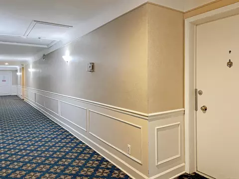 1750 Vernier # 10, Grosse Pointe Woods, MI 48236 photo 9