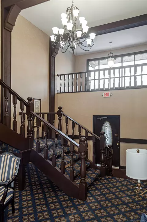 1750 Vernier # 10, Grosse Pointe Woods, MI 48236 photo 3