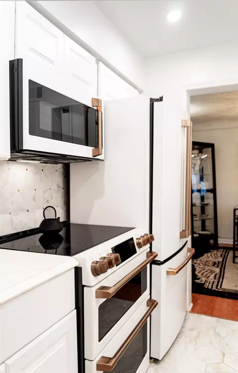 1750 Vernier # 10, Grosse Pointe Woods, MI 48236 photo 14