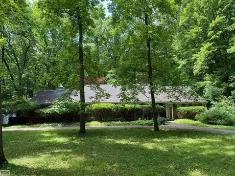 5100 Deep Wood, Bloomfield Hills, MI 48302