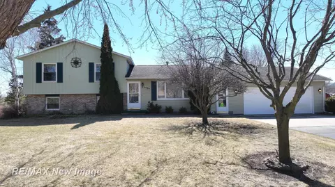 1415 W North Un, Auburn, MI 48611